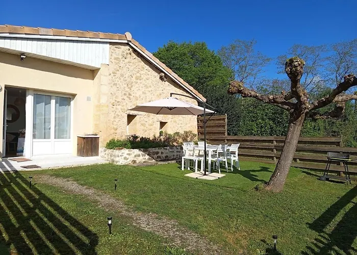 Du Tourney بيت للعطل Faleyras